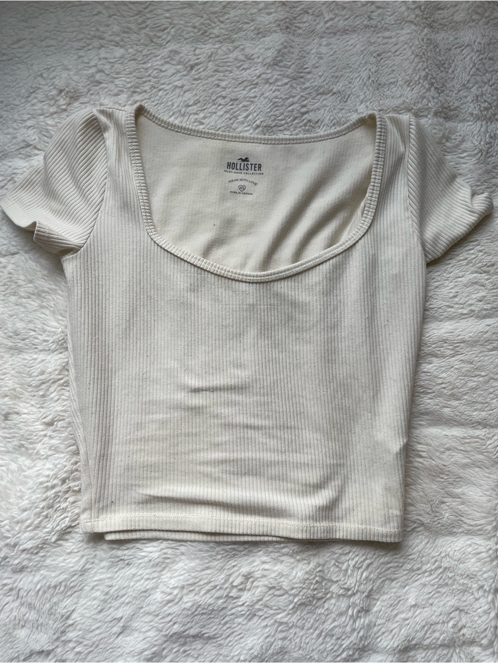 Hollister Cream Ribbed Scoop Neck Short Sleeve Crop Top
